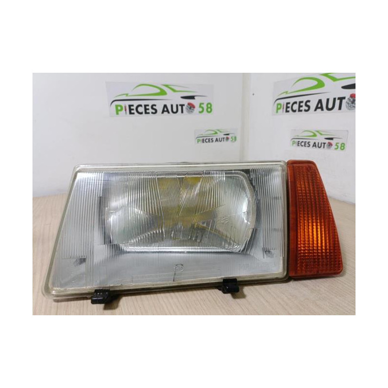 Optique avant principal gauche (feux)(phare) LADA SAMARA d’occasion