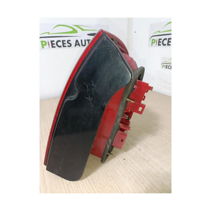 Feu arriere principal gauche (feux) VOLKSWAGEN PASSAT 4 PHASE 2 d’occasion