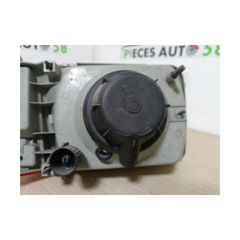 Optique avant principal gauche (feux)(phare) SEAT  d’occasion