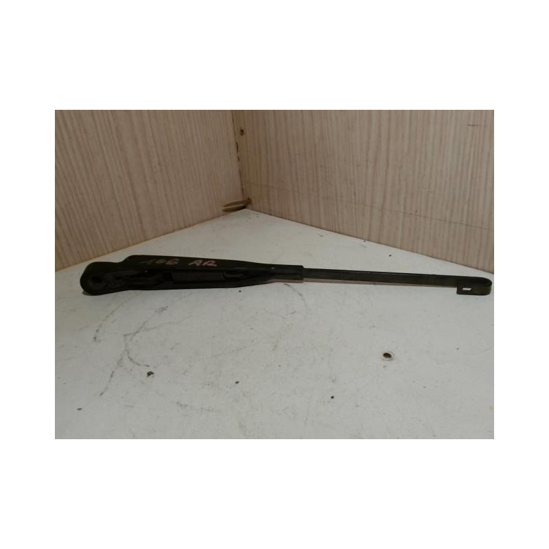 Bras essuie glace arriere PEUGEOT 106 PHASE 1 d’occasion