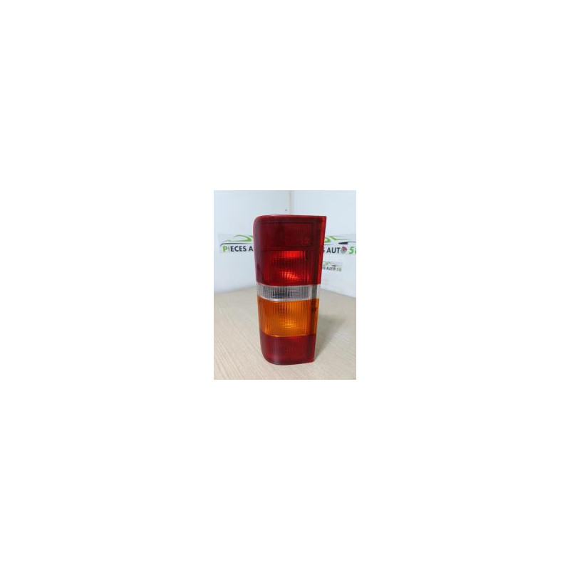 Feu arriere principal droit (feux) FORD 1.8 D 60 8V d’occasion