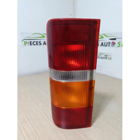 Feu arriere principal droit (feux) FORD 1.8 D 60 8V d’occasion