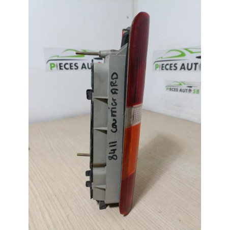 Feu arriere principal droit (feux) FORD 1.8 D 60 8V d’occasion