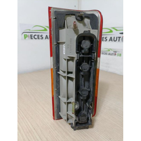Feu arriere principal droit (feux) FORD 1.8 D 60 8V d’occasion