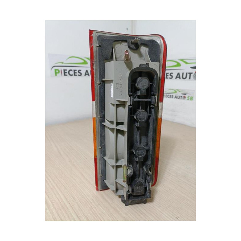 Feu arriere principal droit (feux) FORD 1.8 D 60 8V d’occasion