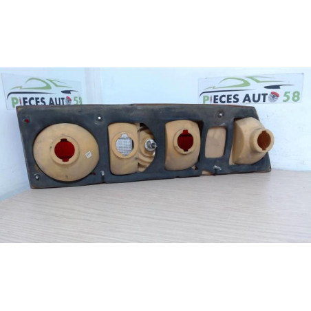 Feu arriere principal gauche (feux) ROVER 1976-1986 d’occasion
