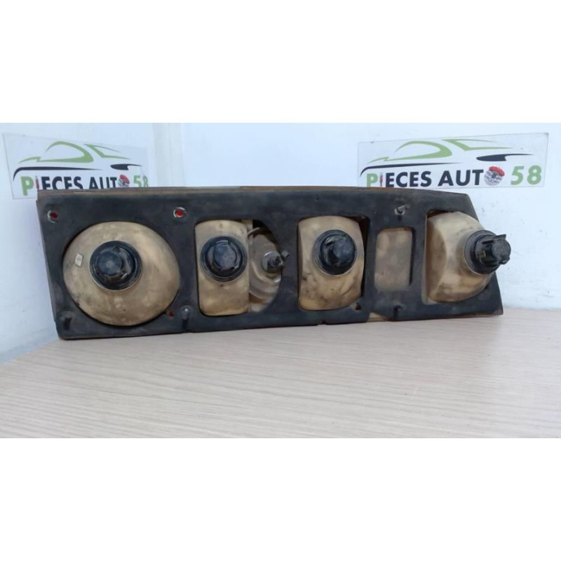 Feu arriere principal gauche (feux) ROVER 1976-1986 d’occasion