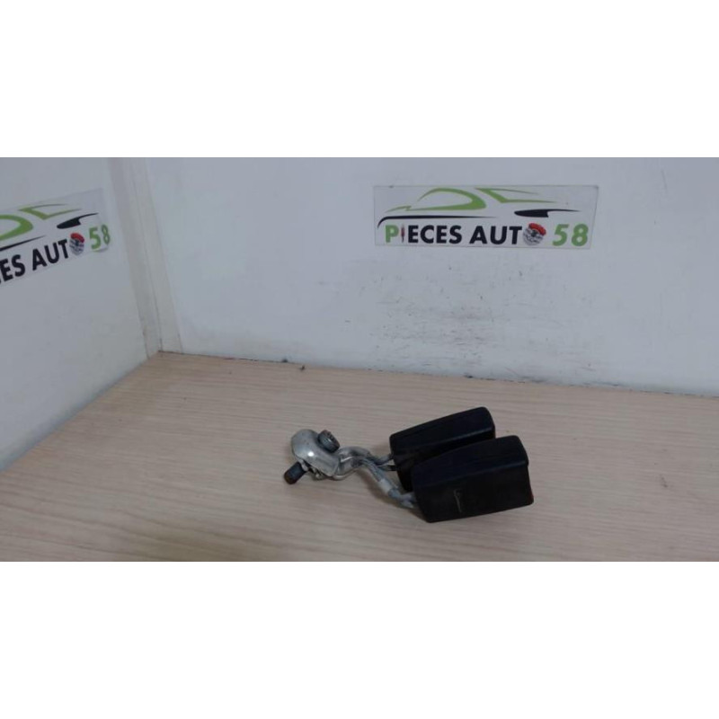 Attache ceinture arriere gauche VOLKSWAGEN GOLF 5 d’occasion