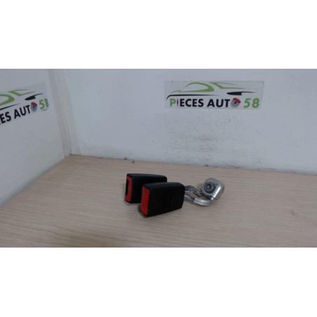 Attache ceinture arriere gauche VOLKSWAGEN GOLF 5 d’occasion