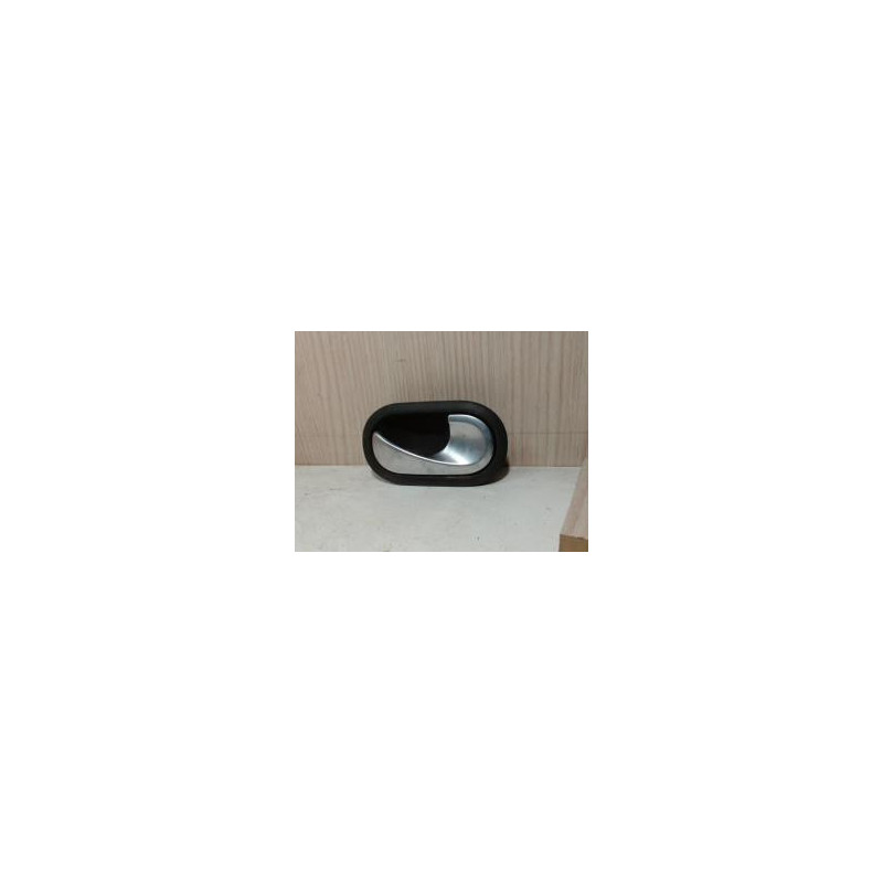 Poignee interieur avant droit RENAULT MEGANE 2 PHASE 1 d’occasion