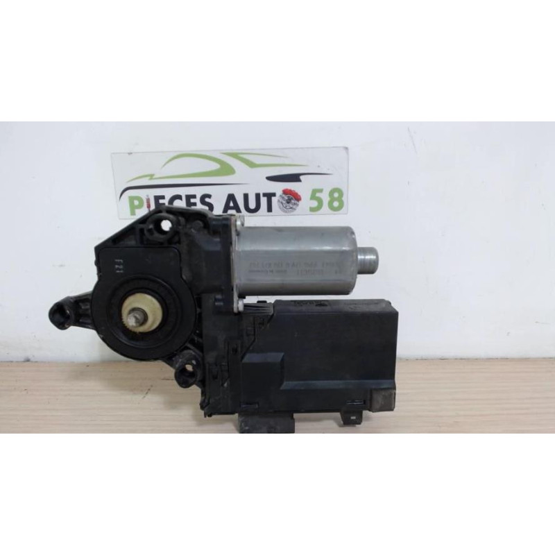 Moteur leve vitre avant gauche PEUGEOT 307 PHASE 1 BREAK d’occasion
