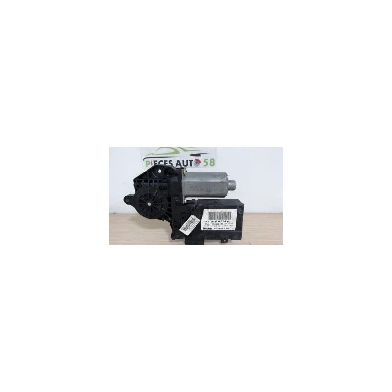 Moteur leve vitre avant droit PEUGEOT 307 PHASE 1 BREAK d’occasion