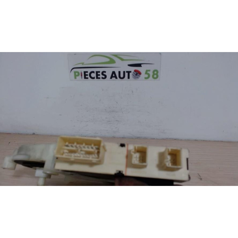 Moteur leve vitre avant droit CITROEN C4 1 PHASE 1 d’occasion