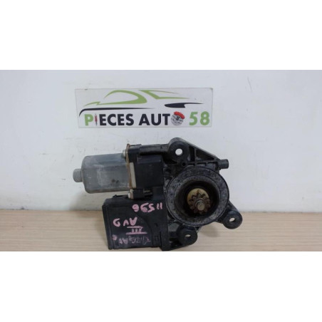 Moteur leve vitre avant droit RENAULT MEGANE 3 PHASE 1 BREAK d’occasion