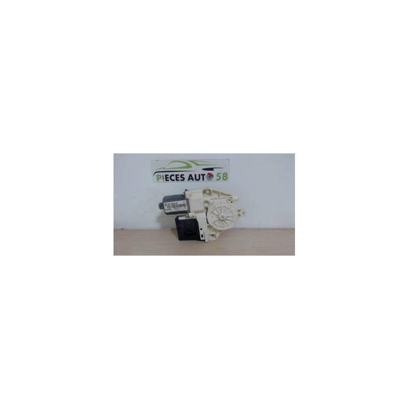Moteur leve vitre arriere droit RENAULT MEGANE 3 PHASE 1 BREAK d’occasion
