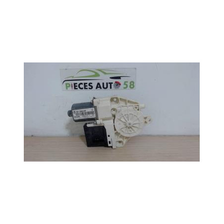 Moteur leve vitre arriere droit RENAULT MEGANE 3 PHASE 1 BREAK d’occasion
