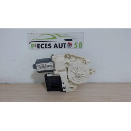 Moteur leve vitre arriere droit RENAULT MEGANE 3 PHASE 1 BREAK d’occasion