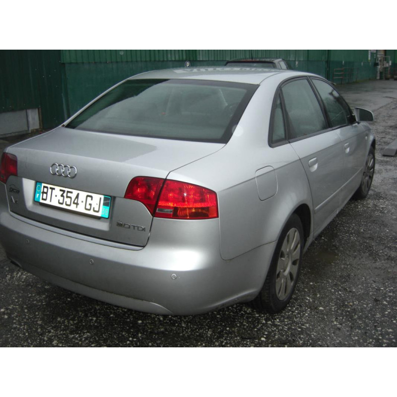 Feu arriere secondaire droit (feux) AUDI A4 2 PHASE 2 d’occasion
