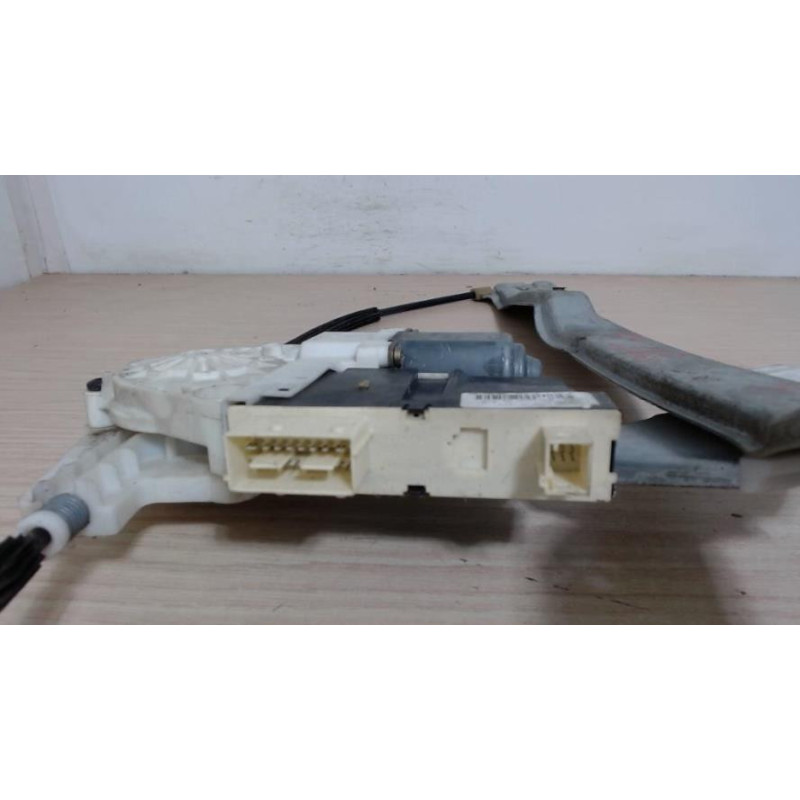 Leve vitre electrique avant droit CITROEN C4 1 PHASE 1 d’occasion
