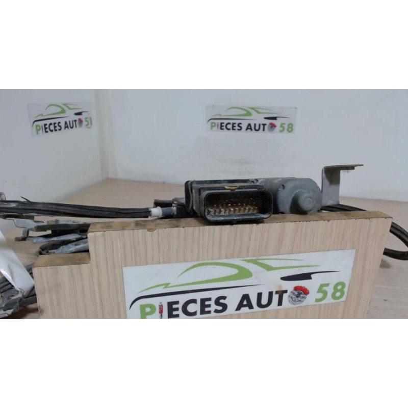 Leve vitre electrique avant droit SKODA OCTAVIA 1 PHASE 1 d’occasion