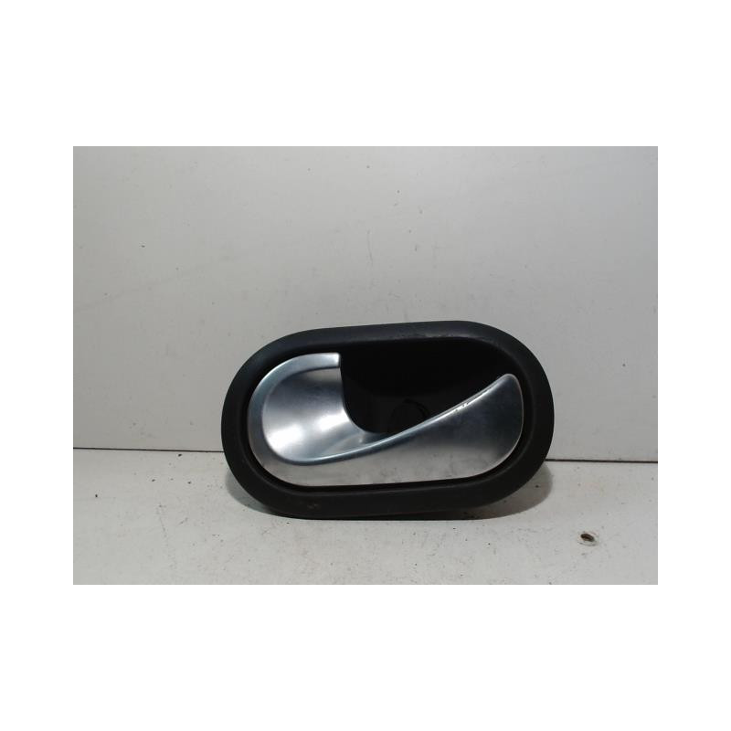 Poignee interieur avant gauche RENAULT MEGANE 2 PHASE 1 d’occasion
