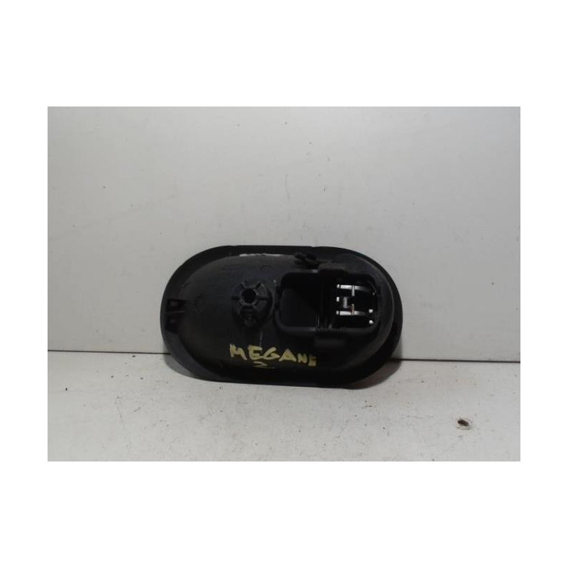 Poignee interieur avant gauche RENAULT MEGANE 2 PHASE 1 d’occasion