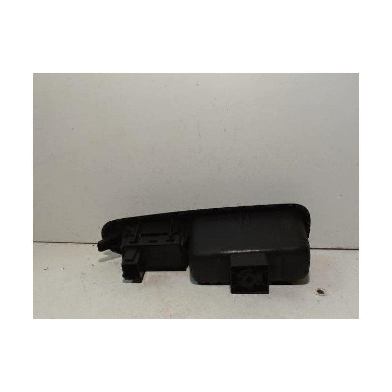 Interrupteur de leve vitre arriere gauche PEUGEOT 5008 1 PHASE 1 d’occasion