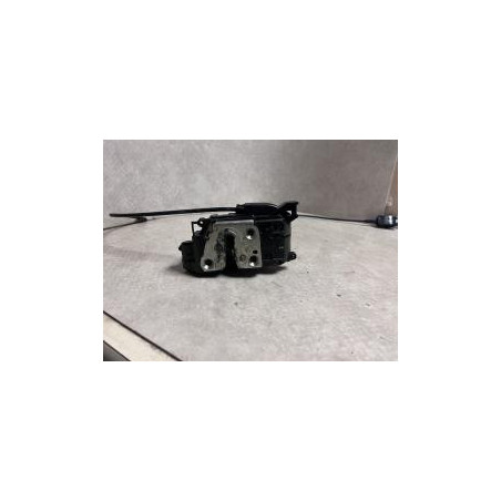 Serrure arriere droit RENAULT CLIO 3 PHASE 1 d’occasion