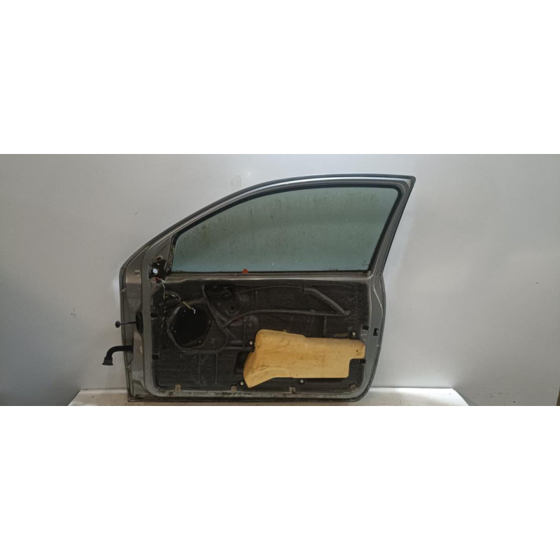Porte avant droit FORD FOCUS 1 d’occasion