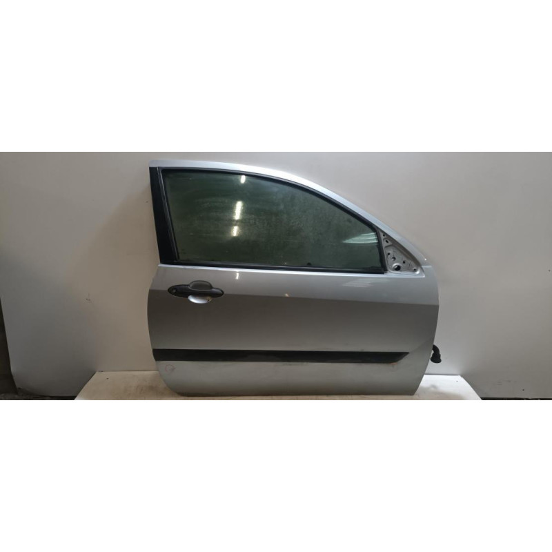 Porte avant droit FORD FOCUS 1 d’occasion