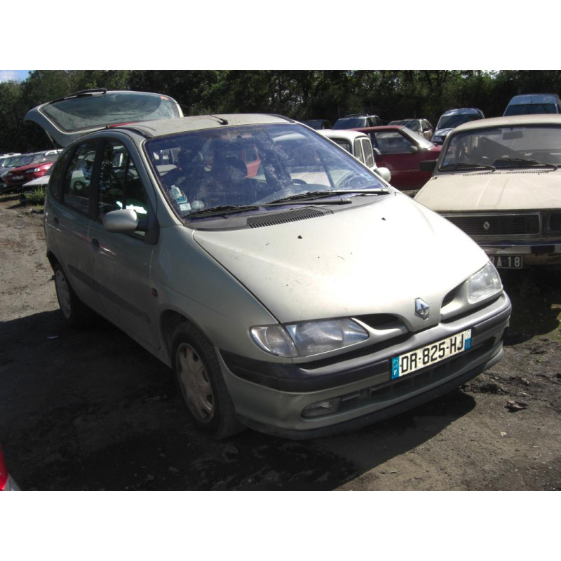 Anti brouillard gauche (feux) RENAULT SCENIC 1 PHASE 1 d’occasion