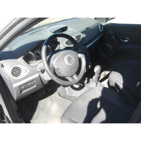 Anti brouillard droit (feux) RENAULT CLIO 3 PHASE 1 d’occasion