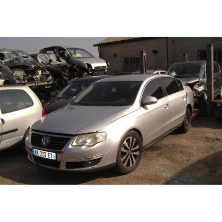 Anti brouillard droit (feux) VOLKSWAGEN PASSAT 5 d’occasion