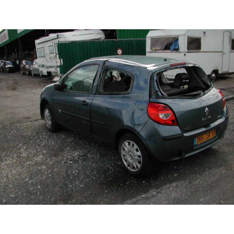 Anti brouillard droit (feux) RENAULT CLIO 3 PHASE 1 d’occasion