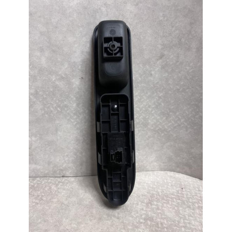 Interrupteur de leve vitre avant droit PEUGEOT 307 PHASE 2 BREAK d’occasion