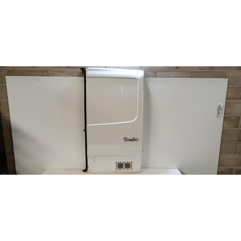 Porte de coffre droit RENAULT TRAFIC 2 PHASE 1 d’occasion