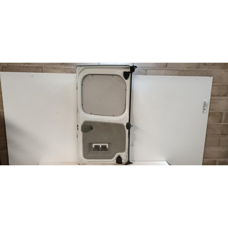 Porte de coffre droit RENAULT TRAFIC 2 PHASE 1 d’occasion