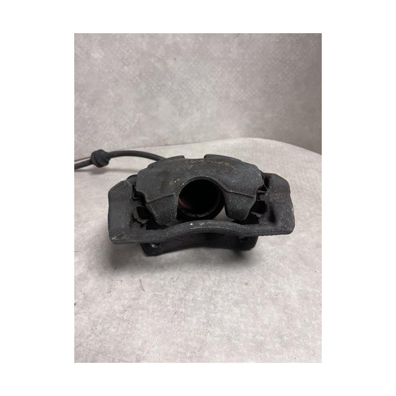 Etrier avant droit (freinage) RENAULT CLIO 3 PHASE 1 d’occasion