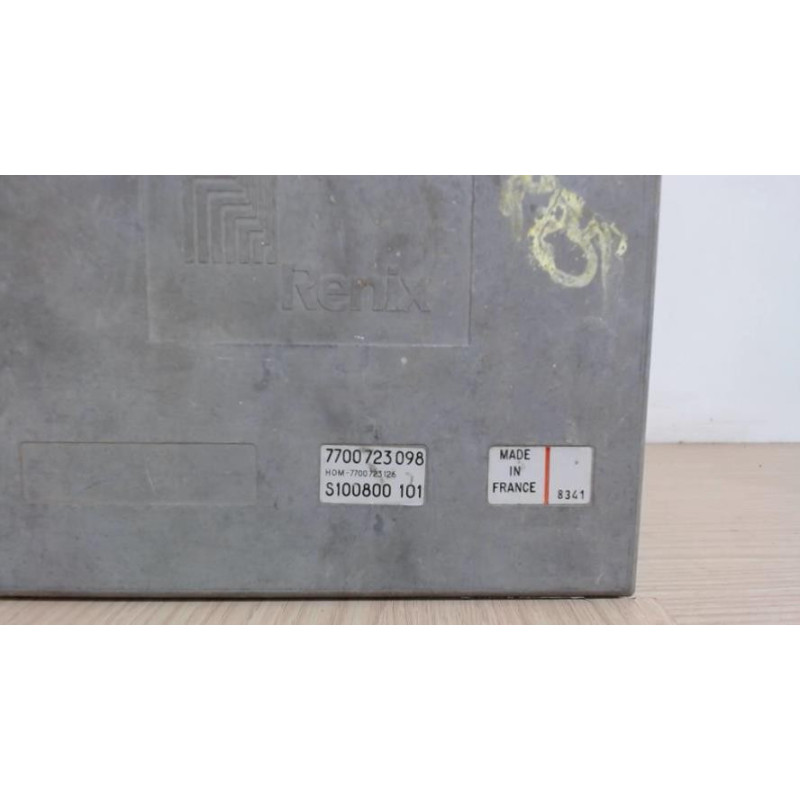 Calculateur RENAULT R25 PHASE 1 d’occasion