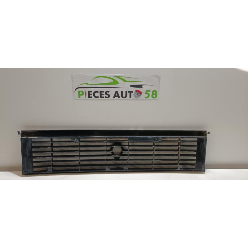 Calandre RENAULT R6 d’occasion