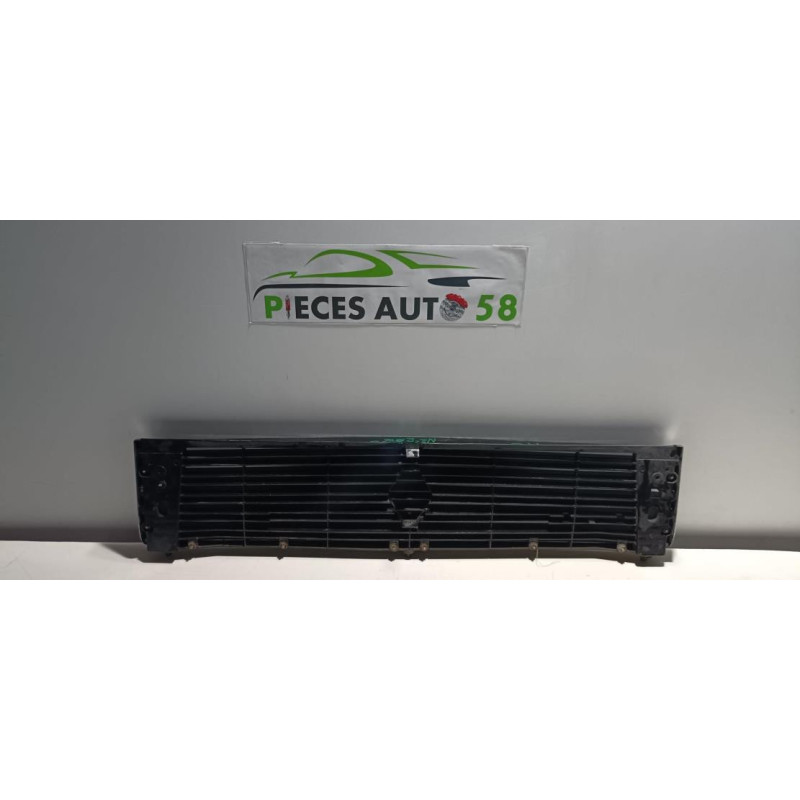 Calandre RENAULT R20 d’occasion