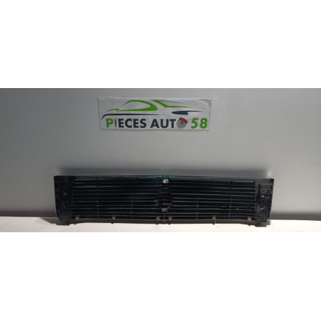 Calandre RENAULT R20 d’occasion