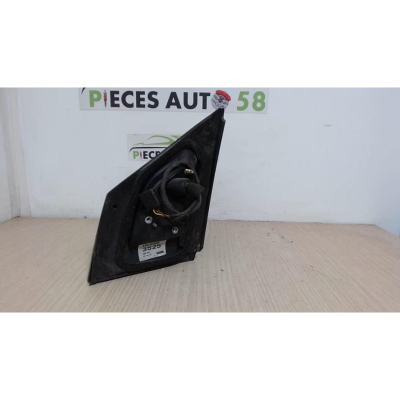 Retroviseur droit TOYOTA YARIS 1 PHASE 2 d’occasion