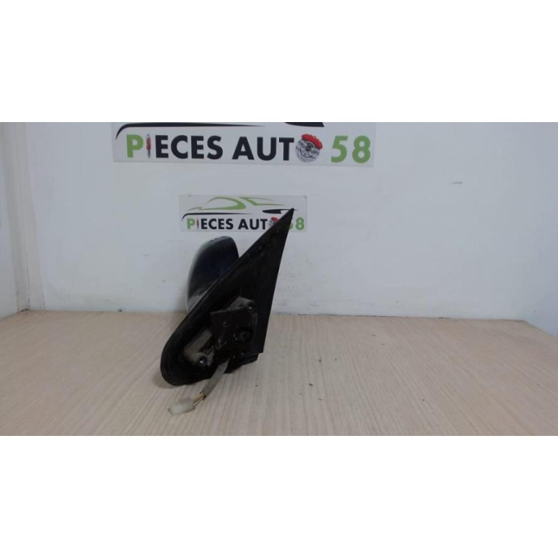 Retroviseur droit SUZUKI SWIFT 3 d’occasion