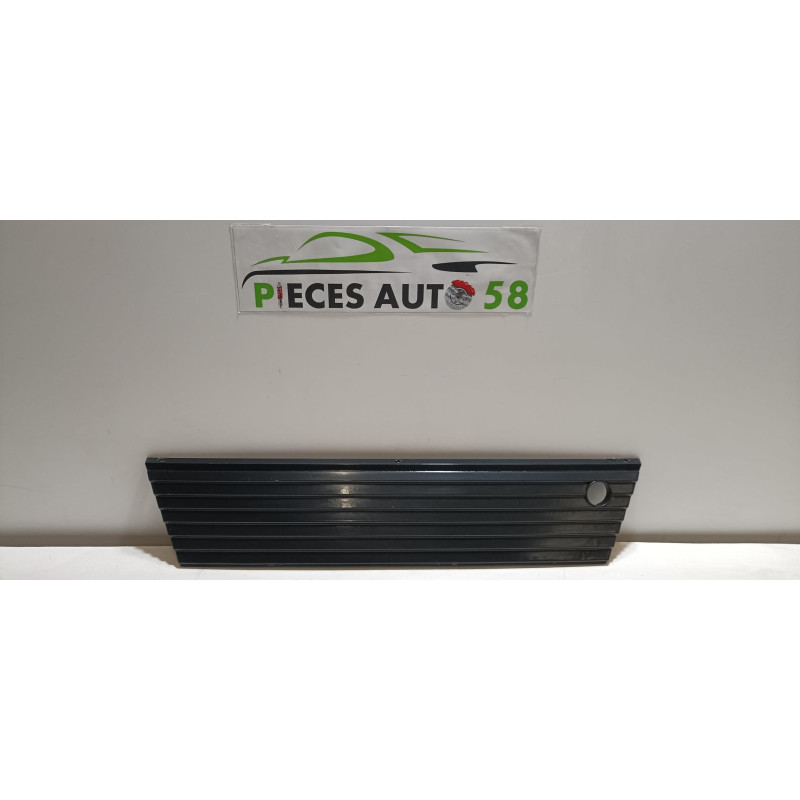 Calandre PEUGEOT 405 PHASE 1 d’occasion