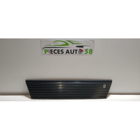 Calandre PEUGEOT 405 PHASE 1 d’occasion