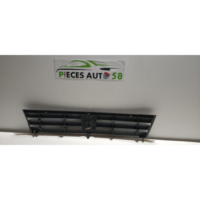 Calandre PEUGEOT 309 PHASE 2 d’occasion