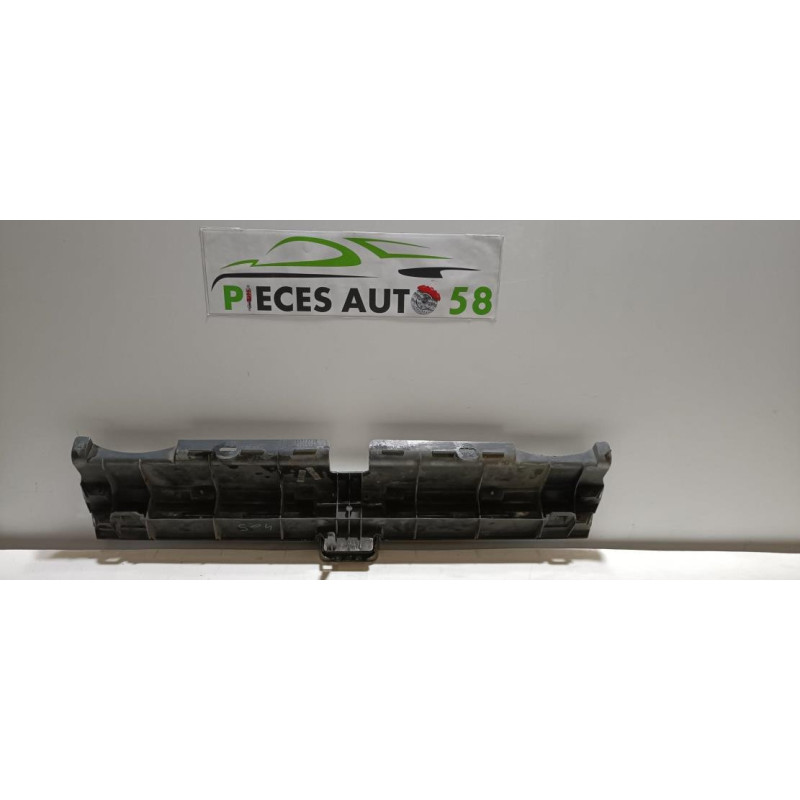 Calandre PEUGEOT 405 PHASE 1 d’occasion