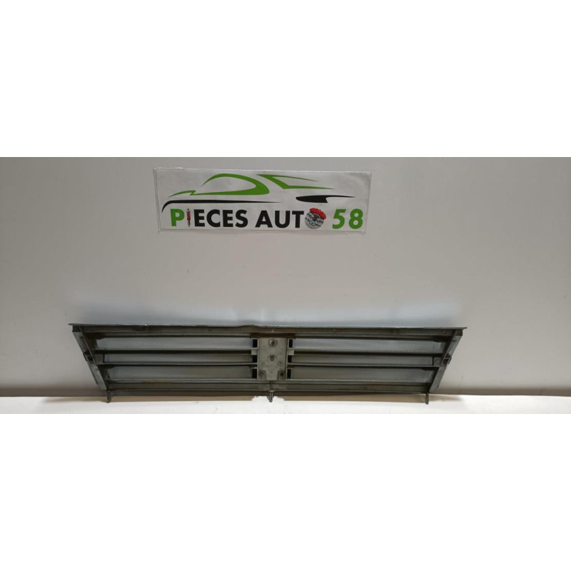 Calandre PEUGEOT 309 PHASE 1 d’occasion