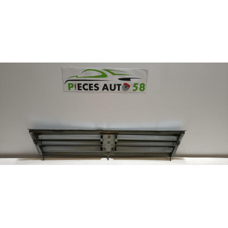 Calandre PEUGEOT 309 PHASE 1 d’occasion